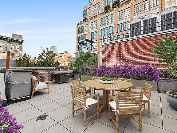 4th image of 405 Greenwich St Unit Penthouse