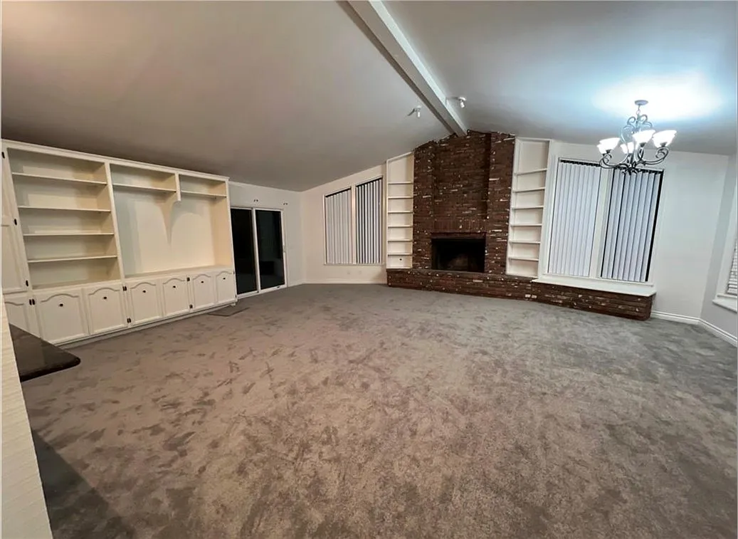 3 bed, 2300 sqft, $3,750 — Photo 3