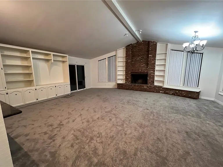 122 Fulton Way — Photo 3