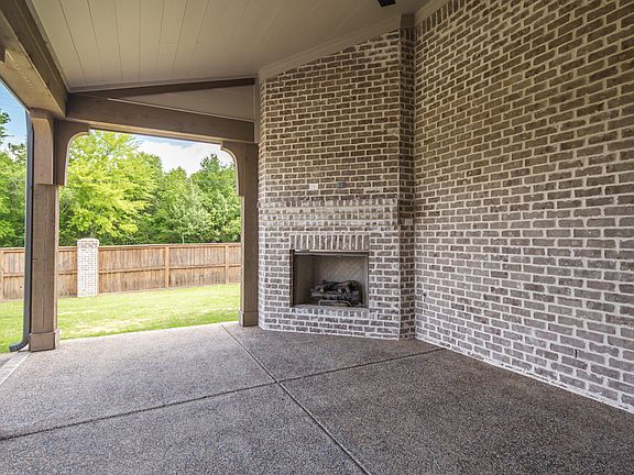 4th image of 10704 Magnolia Park Cir N