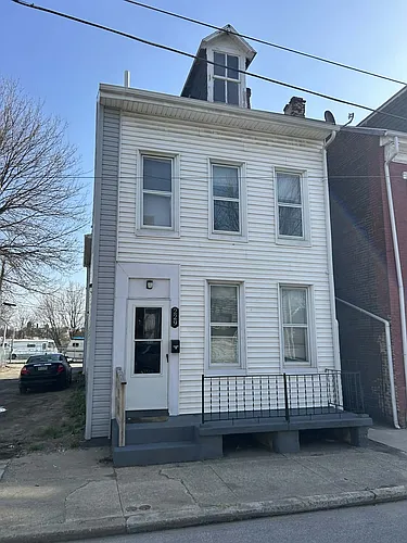 229 N Pine St Photo 1