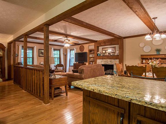 5th image of 195 Canterbury Ln