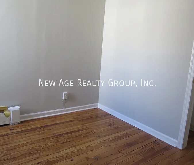 1725 McClellan St — Photo 9