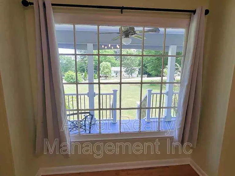 201 Farlow Dr — Photo 16