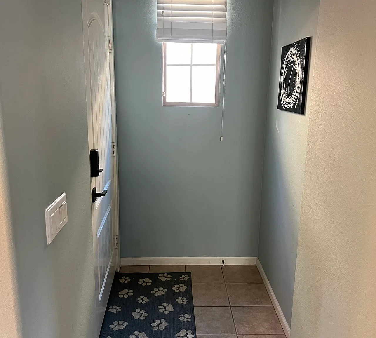 2 bed, 700 sqft, $3,500 — Photo 2
