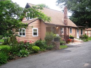 4 Briggs Rd, Lake Hopatcong, NJ 07849