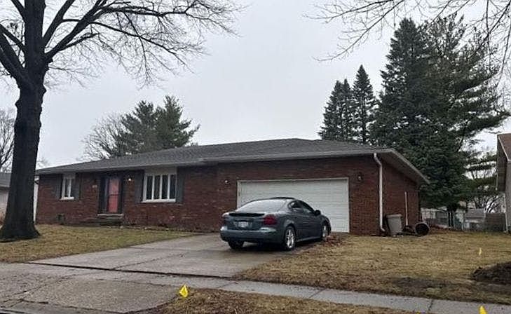 2nd image of 131 White Birch Rd