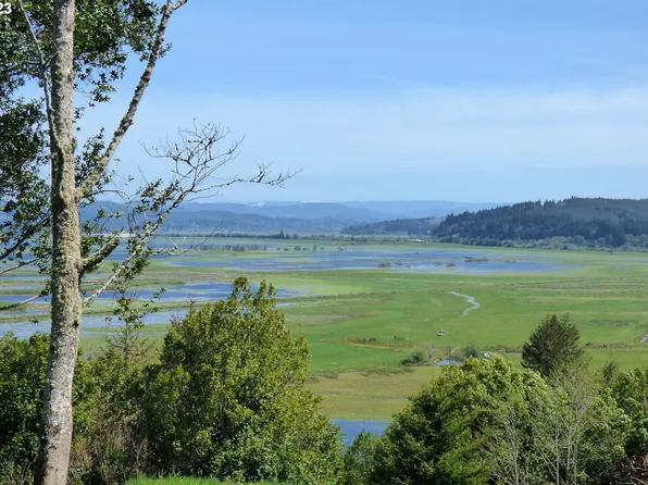 1600 N Bank Ln #1600, Coquille, OR 97423