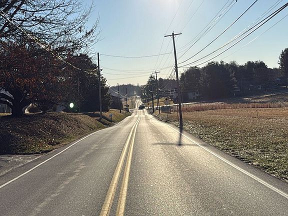 4th image of 2690 Strasburg Rd