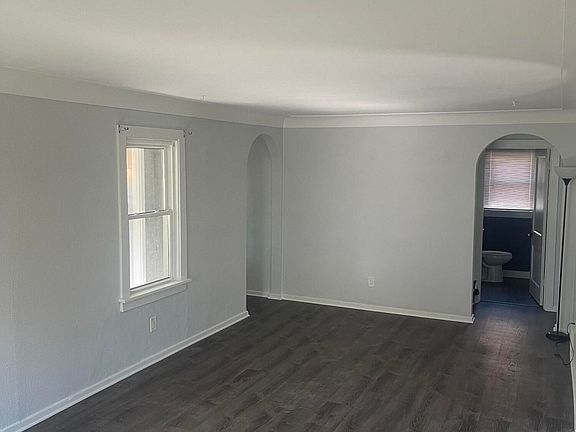 5th image of 302 W Garfield Ave
