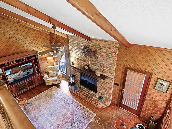 5th image of 896 Stillwater Dr