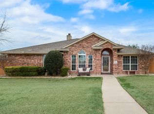904 Foxwood Ln, Wylie, TX 75098