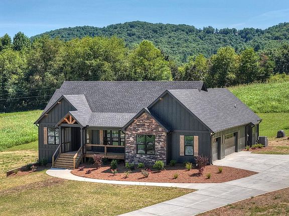 2nd image of 2490 New Hope Rd