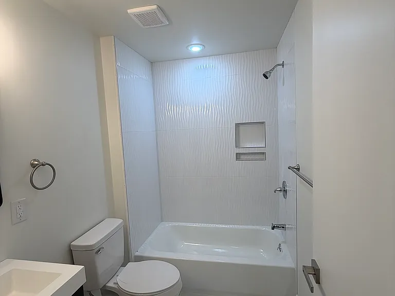 4212 Lancaster Ave #302 — Photo 12