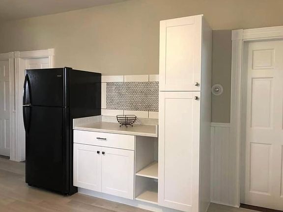 3rd image of 42 Hobson Ave #2