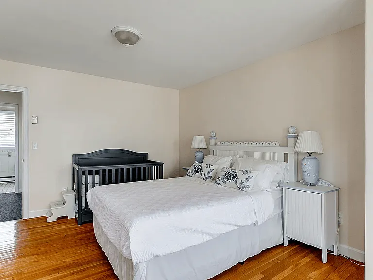 27 Thames St — Photo 10