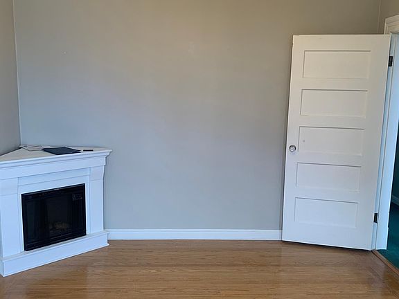 4th image of 431 Union St #B
