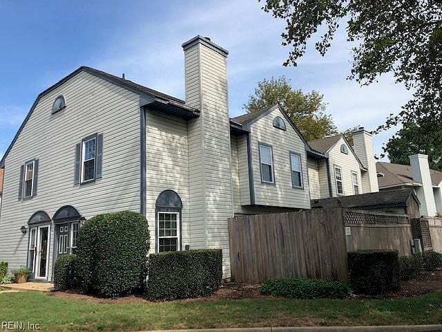 1st image of 670 Oleander Cir