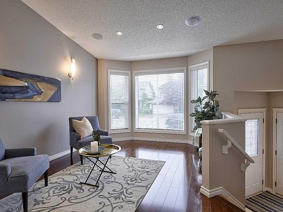 5th image of 114 Springs Cres SE