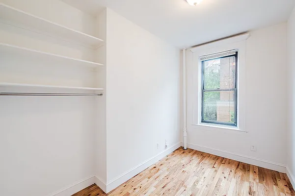 Rented by Guy Goldman, LREB | media 8