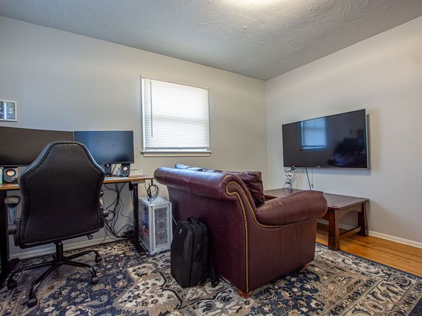 6518 Sprague St, Omaha, NE 68104