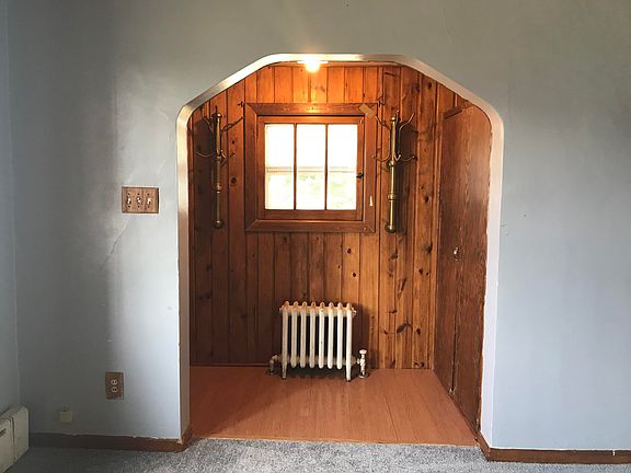 3rd image of 1025 E 4th Ave
