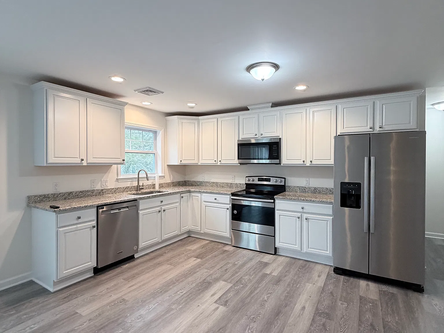 2 bed, 1072 sqft, $2,500 — Photo 3