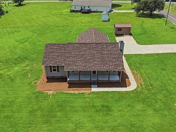 3rd image of 138 Boxwood Church Rd