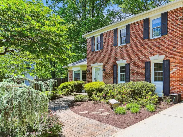 4 Wild Olive Ct, Potomac, MD 20854