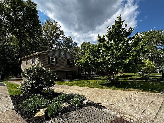 2nd image of 1919 Fawn Dr