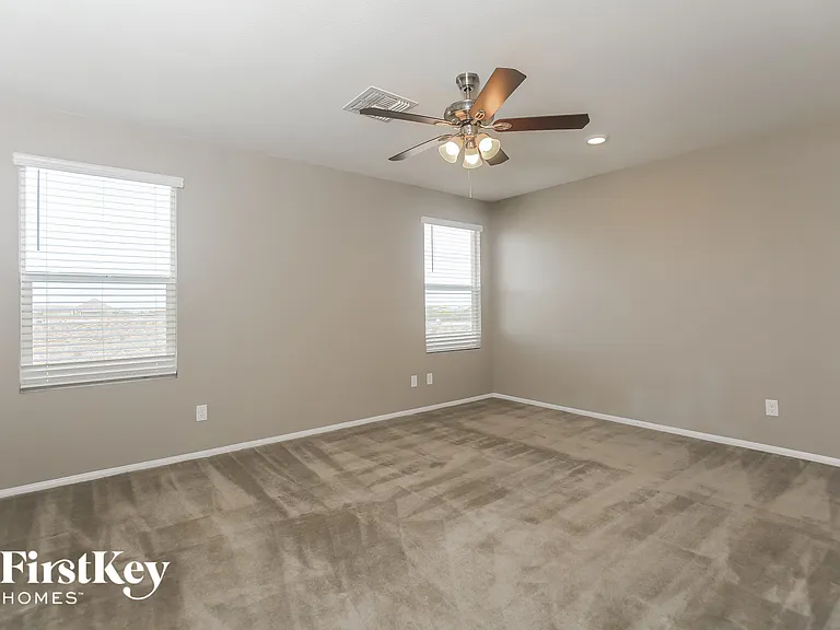 9450 Yorkshire Coast Ave — Photo 7