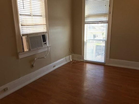 5th image of 2611 Marengo St #B