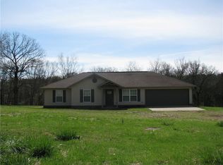 1663 Thompson Ln, Cedarville, AR 72932