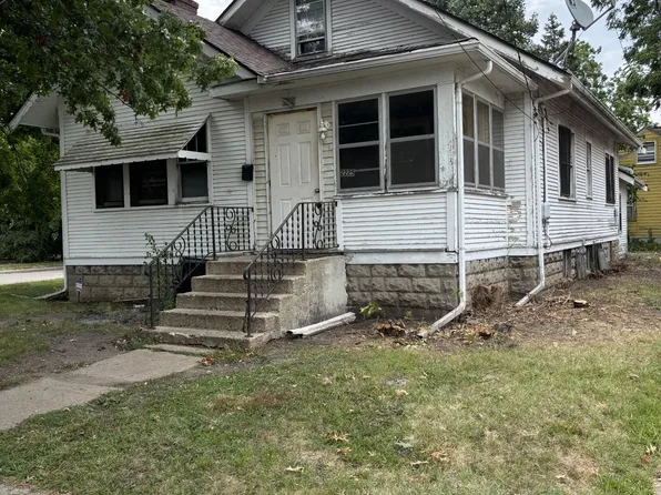 2225 N Court St, Rockford, IL 61103