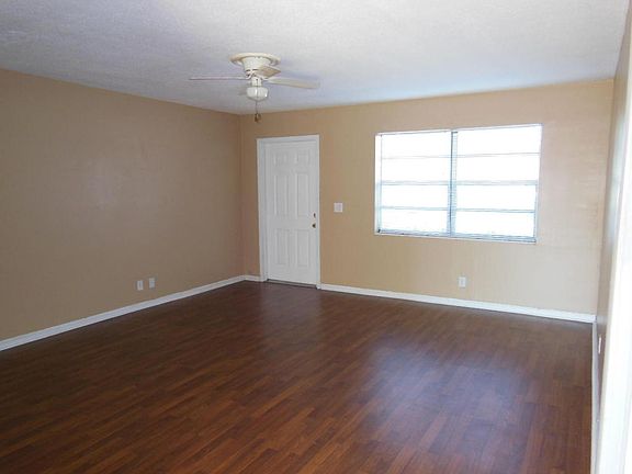 4th image of 628 Barber Ave