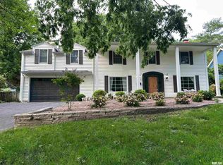 1709 Outer Park Dr, Leland Grove, IL 62704