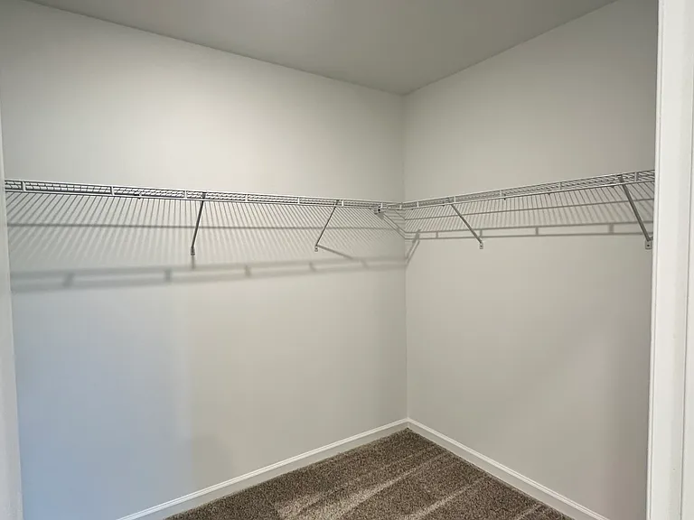 4039 Ambrose Ave — Photo 25