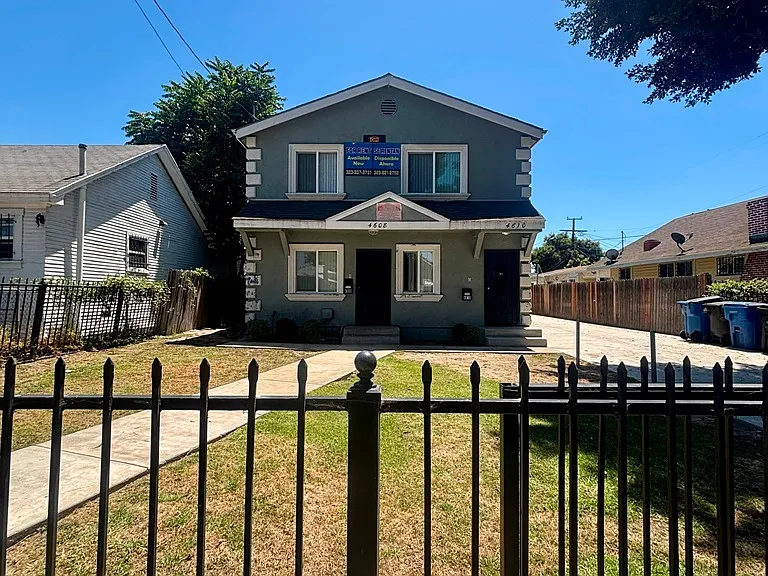 4610 Wall St — Photo 1