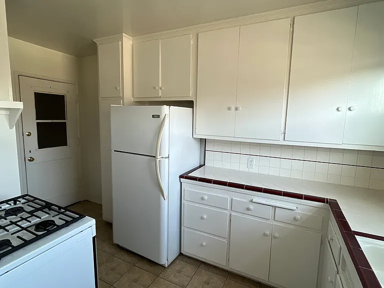 1225 Harvard St #7 — Photo 8
