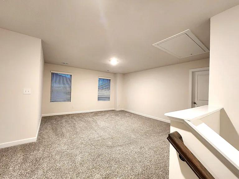 1071 Amberley Crossing Dr — Photo 22