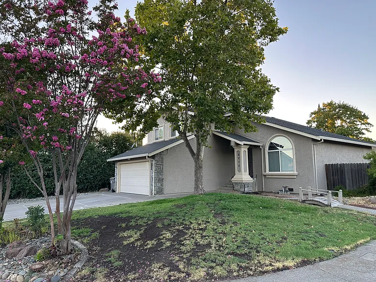 4215 Equinox Way — Photo 4