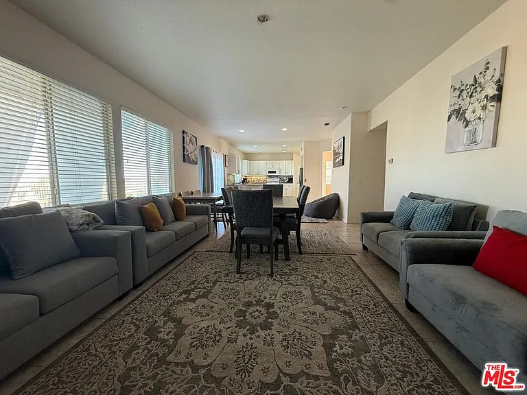 719 W Avenue Q10 — Photo 25