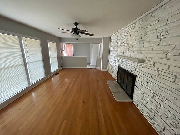2nd image of 4118 Potomac Ave