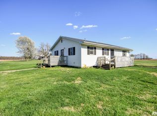 3041 N 1500 East Rd, Mount Auburn, IL 62547