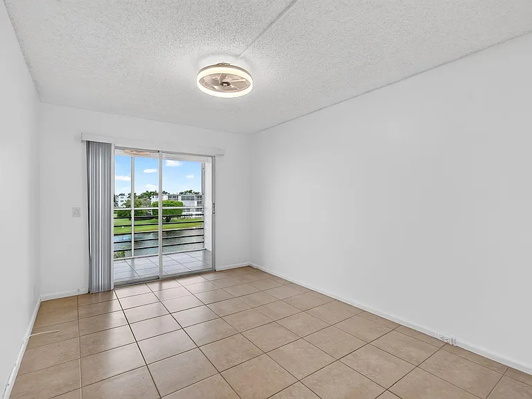 4028 Hythe Pl #B — Photo 44