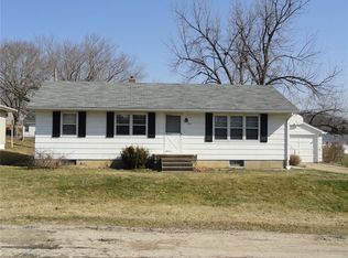 504 Buchanan St, Anamosa, IA 52205