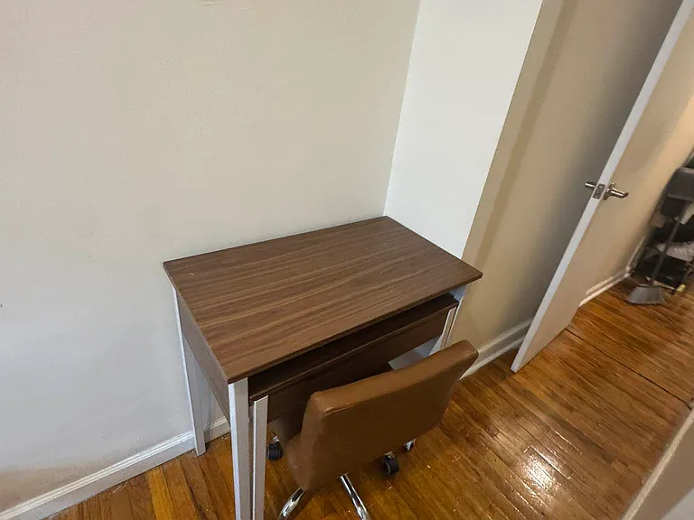 540 E 5th St #10 — Photo 16