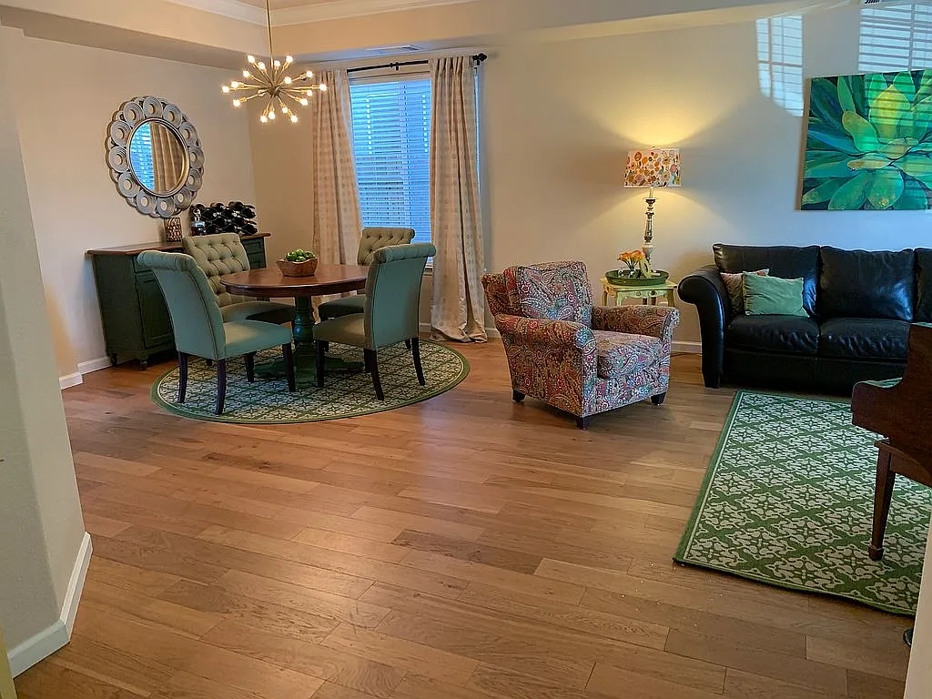 381 W Gibson Ave photo 1