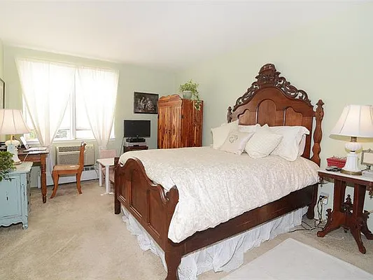 Sold by Robert E. Hill  | media 21