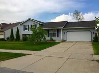 2521 Thorn Creek St SE, Kentwood, MI 49508